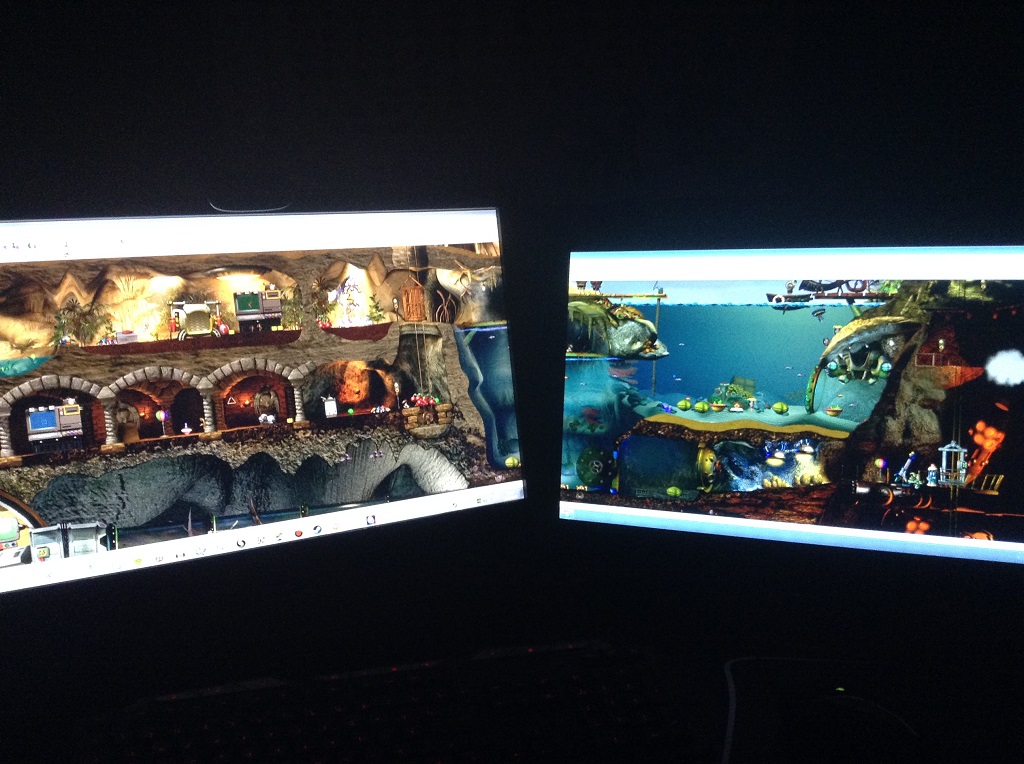 Creatures 2 Dual Monitor Setup (Click to enlarge)